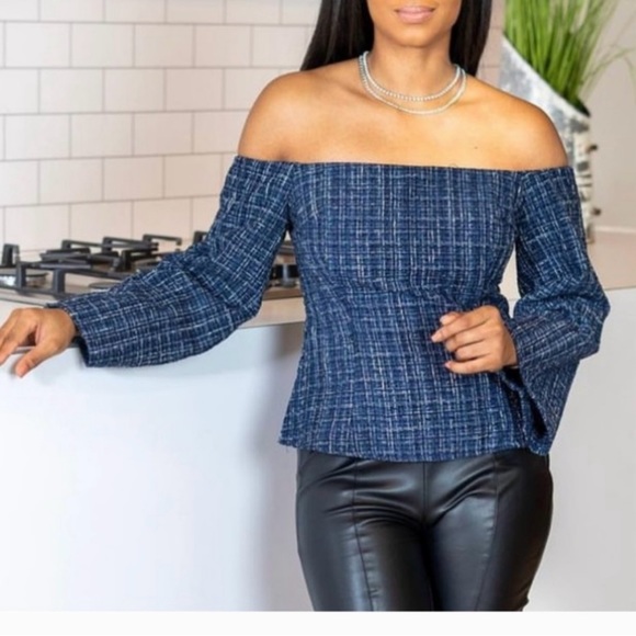 ✨ Zara Tweed Off shoulder top - Picture 3 of 9